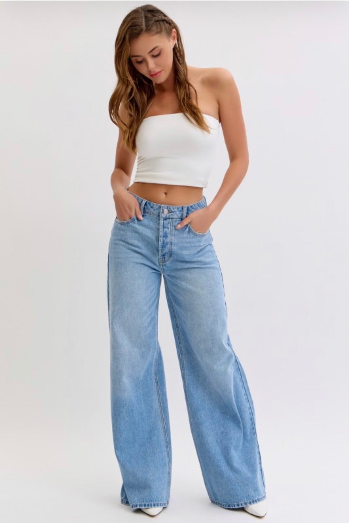 Light Wide Leg Jeans